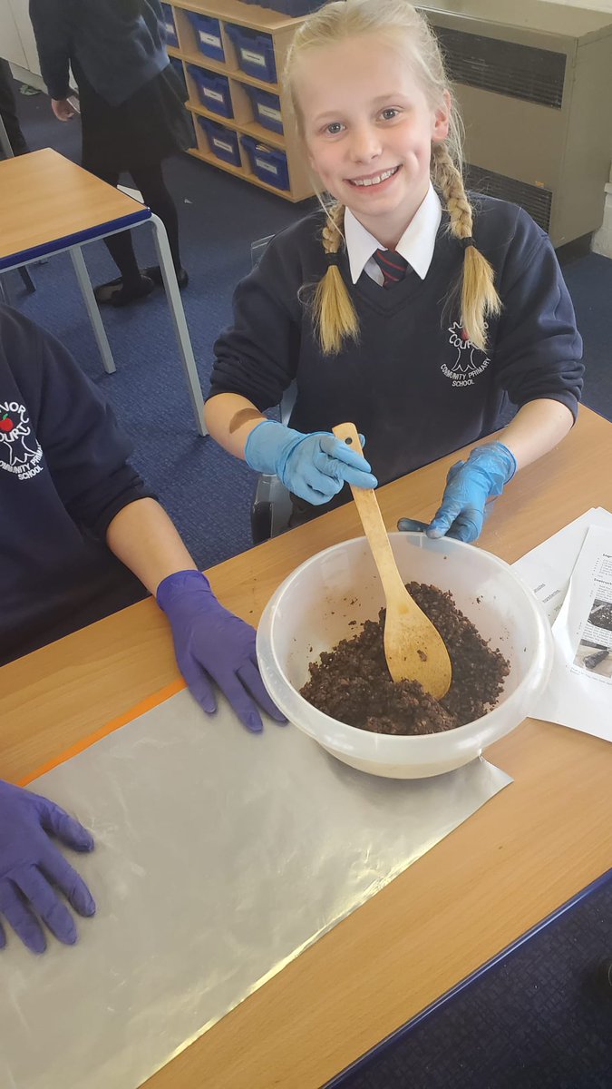 Otters were delighted to create a chocolate salame, a Portuguese cake, during their lesson today. They can't wait to try it tomorrow 😋
