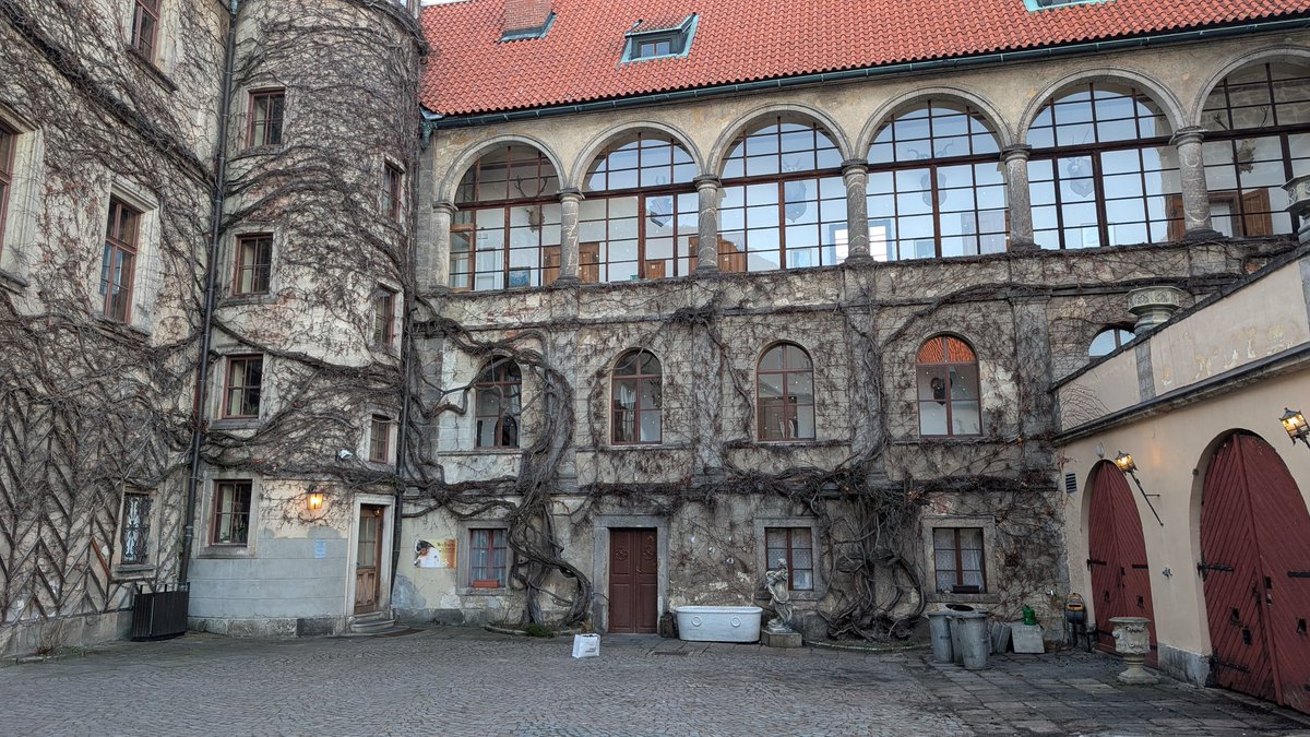 musyokutabi's tweet image. 今日はなんと古城ホテルに泊まってます！！

って書くのが自分でも信じられないくらい現実感が無いです。
これは夢なのか！？
#チェコ
#フルバー・スカーラ
#チェコへ行こう