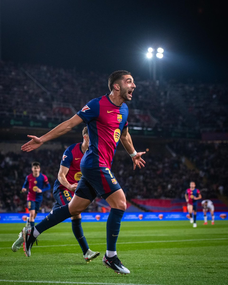 barcafans__indo's tweet photo. Half Time : FC Barcelona 2-0 CA Osasuna

⚽ Ferran Torres (11') 🅰️ Alejandro Balde
⚽ Dani Olmo (21') (PK)

Ada komentar untuk babak pertama les? 🤔

#BarcaDay
#BarcaMatch
#BarcaOsasuna
#BarcelonaFans
#ForcaBarca
#ViscaBarca https://t.co/5V2uyWHbZK