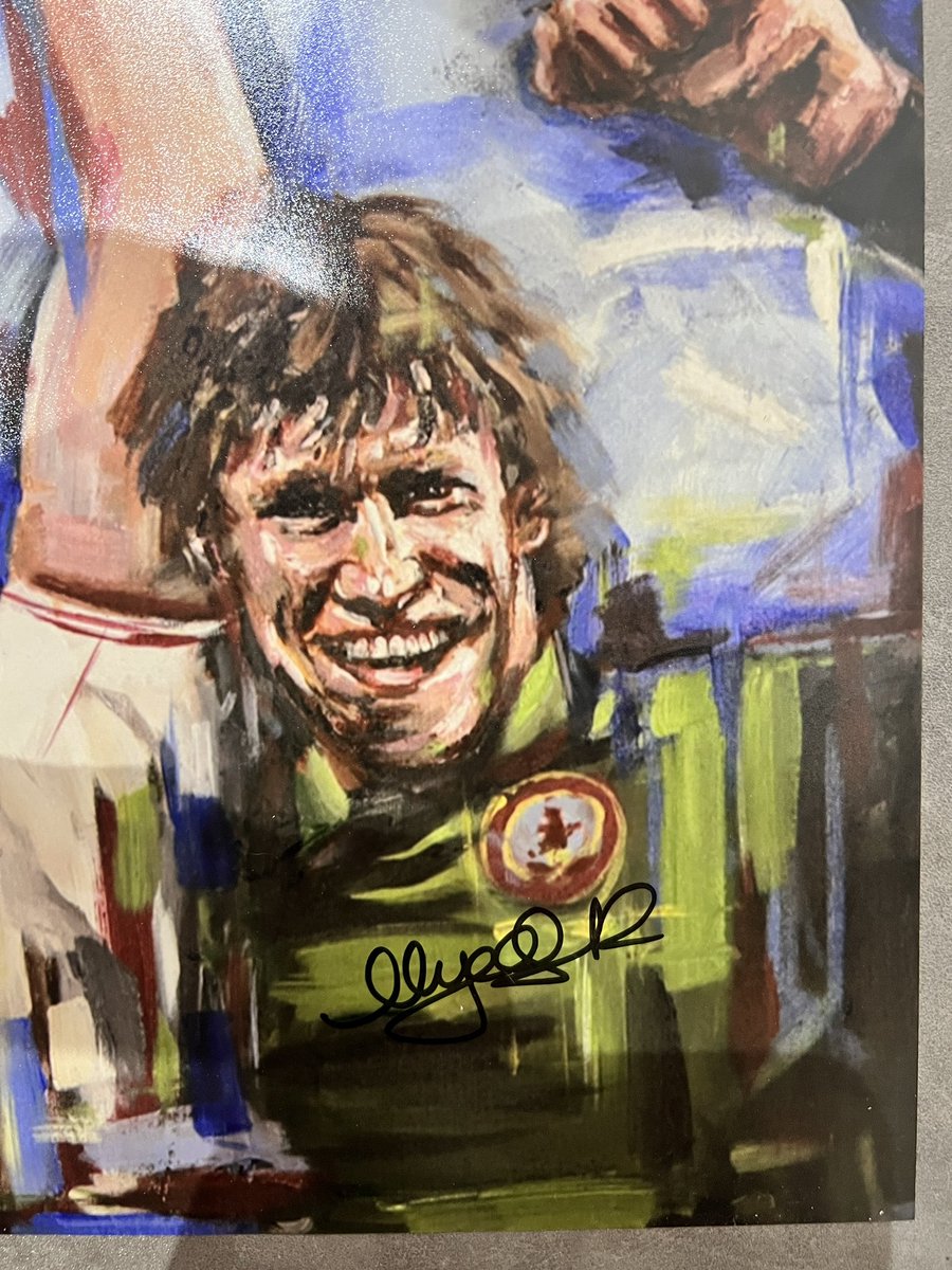 JUSTIN_AVFC_'s tweet photo. If you want the chance to win this limited edition print signed by all three 82 legends all you have to do is….

Follow me on here and retweet this..
And go and subscribe to my new channel and post a pic in the comments of it.

I will pick someone at random.

Good luck

#avfc

Subscribe here 
👇🏻👇🏻👇🏻👇🏻👇🏻👇🏻👇🏻👇🏻👇🏻

https://t.co/tGVoUNr5Ku