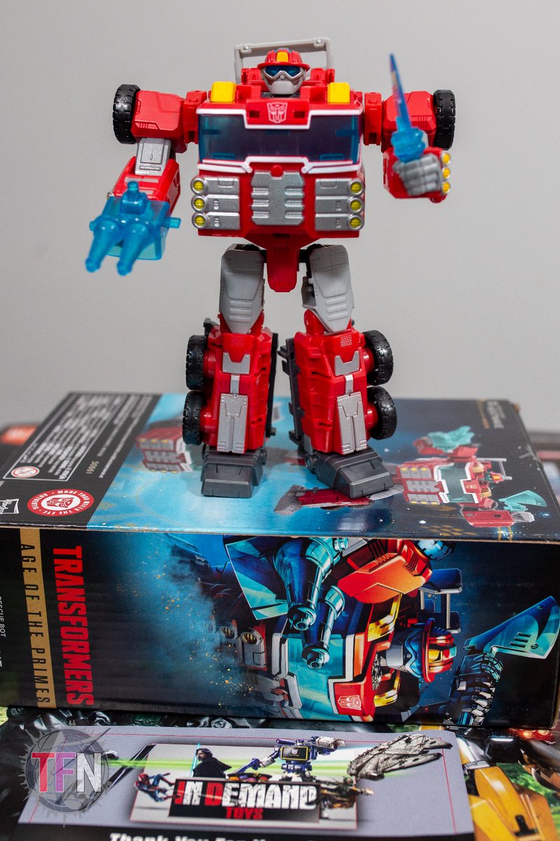 I was lucky to get to see and mess around with some exclusives at <a href="/tfnationltd/">TFNation</a> event in Manchester 

Thanks to <a href="/InDemandToys/">In Demand Toys</a> (with Toys R Russ) &amp; <a href="/Hasbro/">Hasbro</a>, our attendees got a special early look at Heatwave, Sky-Bye, Red Alert &amp; Prima Prime!