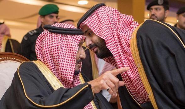 الدعاء لولاة الأمر من أعظم القُربات وأفضل الطاعات
وهو منهج أهل السنة و الجماعة

فصلاح الناس من صلاح ولاتهم

اللهم وفق خادم الحرمين الشريفين وولي عهده لكل خير
اللهم إحفظهم وأعنهم وسدد خُطاهم
اللهم بارك سعيهم وهيئ لهم البطانة الصالحة اللتي تعينهم على الحق
وجازهم عنا خير الجزاء..