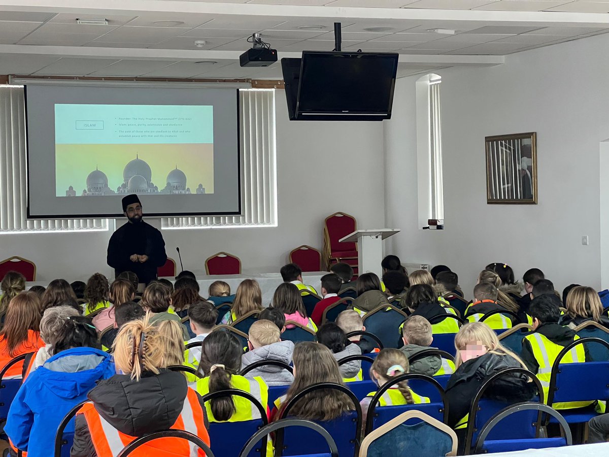 This we had the pleasure of hosting 130 children &amp; teachers from Lalpal Primary School <a href="/BaitulGhafoor/">Baitul Ghafoor Mosque</a> Mosque. They learned about Islam, its 5 pillars, how Muslims worship, &amp; the significance of Ramadhan through demos &amp; presentations. Refreshments wrapped up a lovely visit!