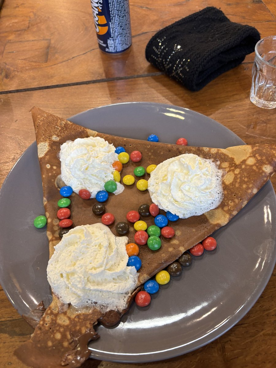 nickypatterson0's tweet photo. What a day! #LesArc 🇫🇷 Luge, Crepes and flaming torches! 😍😎 https://t.co/Vn61Gpi6iI