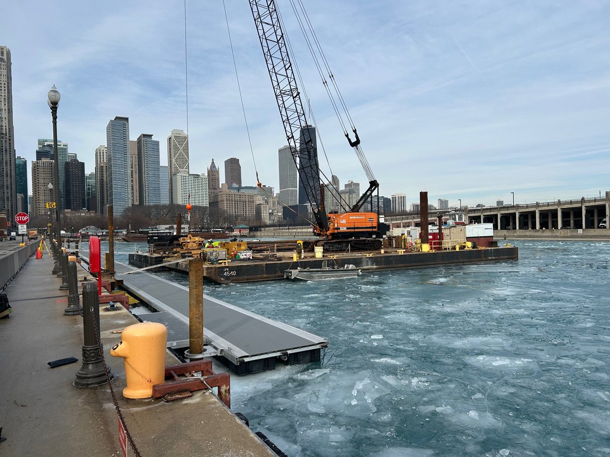 MidAmCarpenters's tweet image. Union Piledrivers are hard at work in icy Lake Michigan  building a new marina on the north side of Chicago's Navy Pier. Not quite beach weather yet but that's not going to stop our members from getting the job done! #MACRC #JFBrennan #Piledrivers