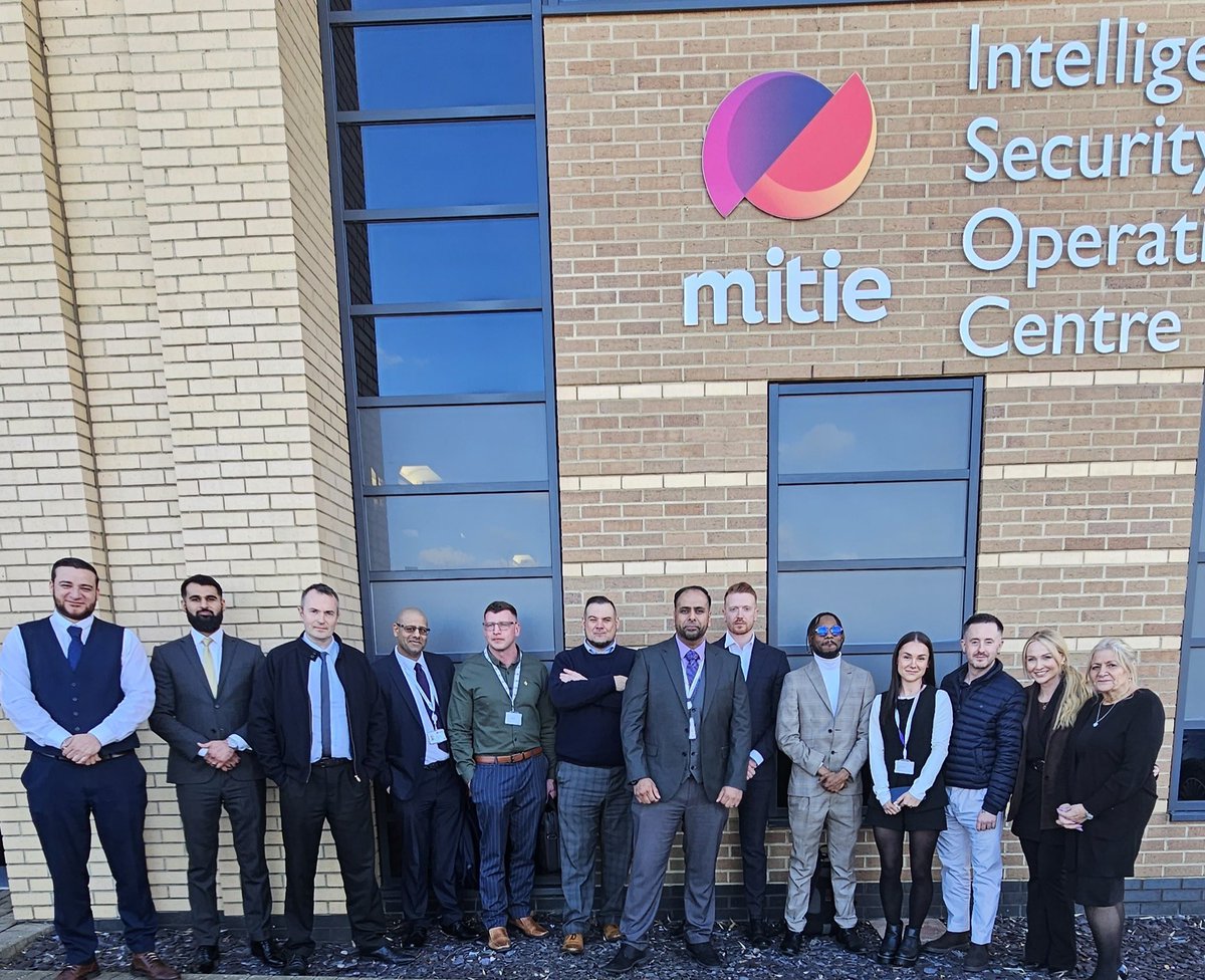 Great to be part of joint branch meeting for the North and South retail team today! 

Sharing best practice and insight to other strategic accounts. 👍

#RetailSecurity #TeamRetail