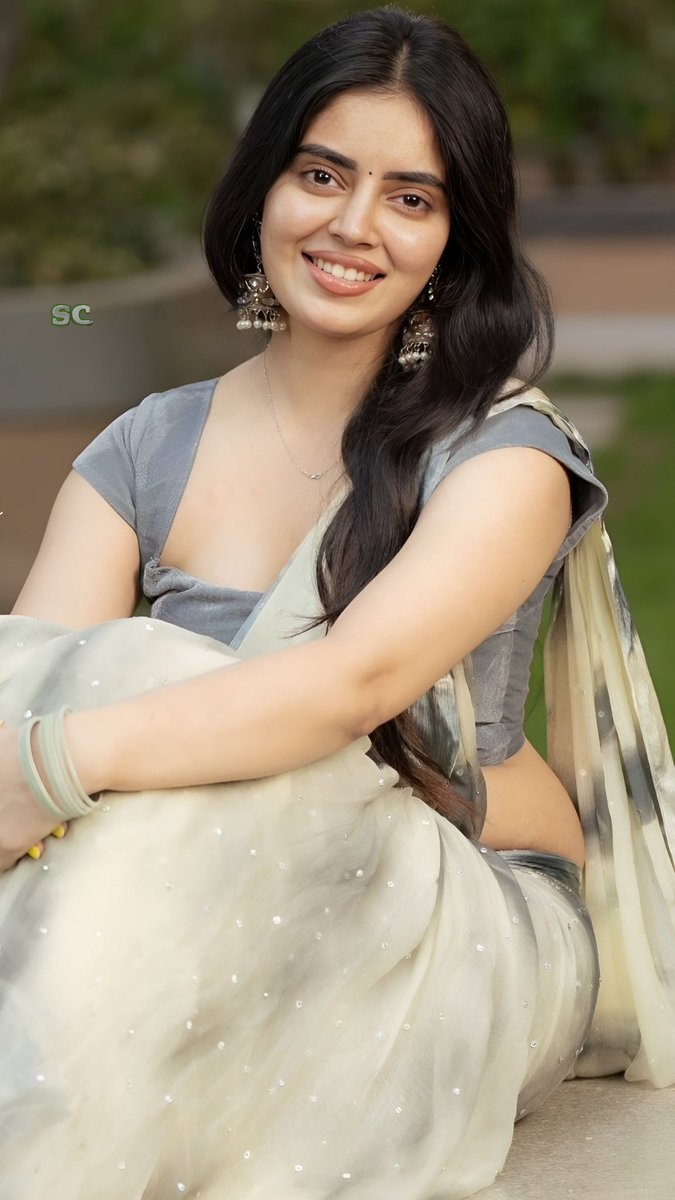 GnE5ts6bgAEGE9D?format=jpg&name=medium