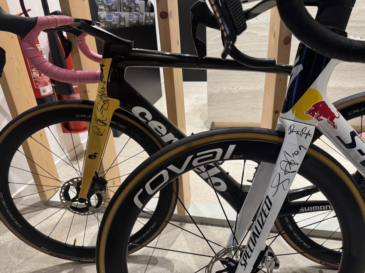 CeneSubic's tweet photo. Living Legends. Bikes have new autograph💪 https://t.co/uSaU5kRRlB