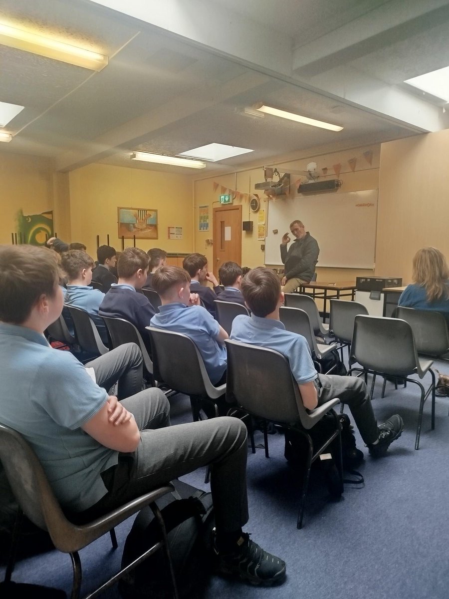 🎤📖 A Special Visit from Thomas McCarthy 📖🎤

Irish Traveller and storyteller Thomas McCarthy visited our school today, sharing incredible folk stories and songs with our students. It was a fantastic experience, and the boys thoroughly enjoyed it!