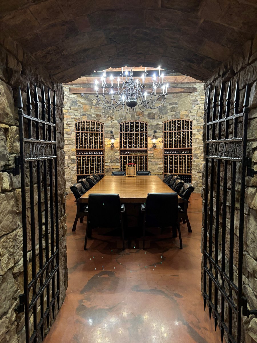 CH_Winery's tweet photo. If you missed our first Barrel Room Reserve Tasting this past Friday, don't worry - we have one more planned.  Tomorrow Friday March 28th from 6-8 pm, you can try 5 of our reserve wines for just $12!

Please note regular tastings are not available during this time. https://t.co/vRyLiJ6h3e