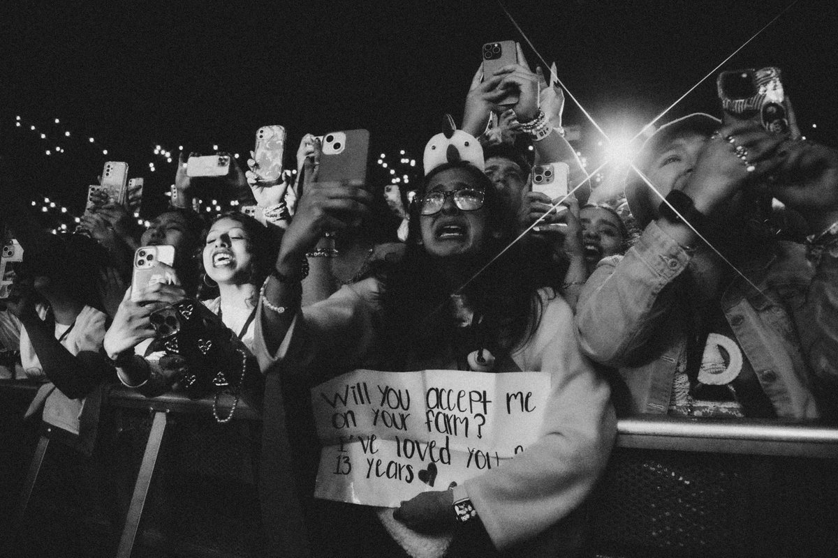 inZAYN's tweet photo. México Zity, amamos todo de ti ❤️ see you tonight for round 2 #ZaynSTTSTour https://t.co/Cfd8nr77yQ