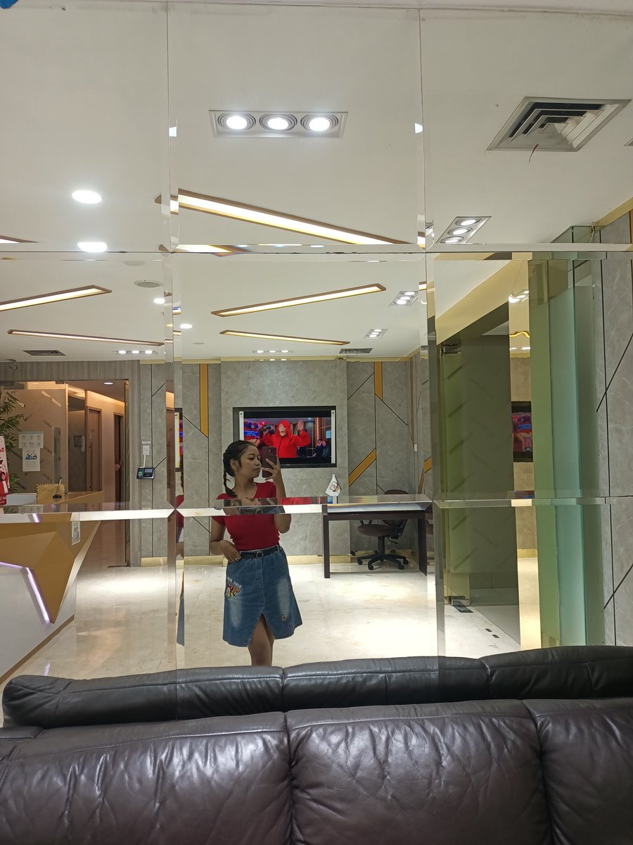 ndygtaaa's tweet photo. outfit terlutcuuu yg pernah aku pake di kantor <3 https://t.co/QZT3Zy2T3C