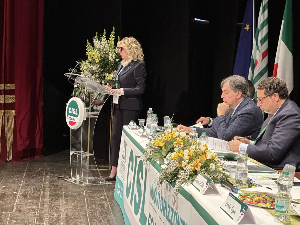CISLFoggia's tweet photo. ‘Nuovi orizzonti al lavoro’ XX Congresso Cisl Foggia - Teatro Giordano - @CostantinoCisl “Parte dal nostro #congresso la nostra richiesta per #alleanze interistituzionali sui progetti #di inclusione lavorativa per #giovani e #donne. Assecondare vocazioni #territorio” https://t.co/Ep8KLeNTjx