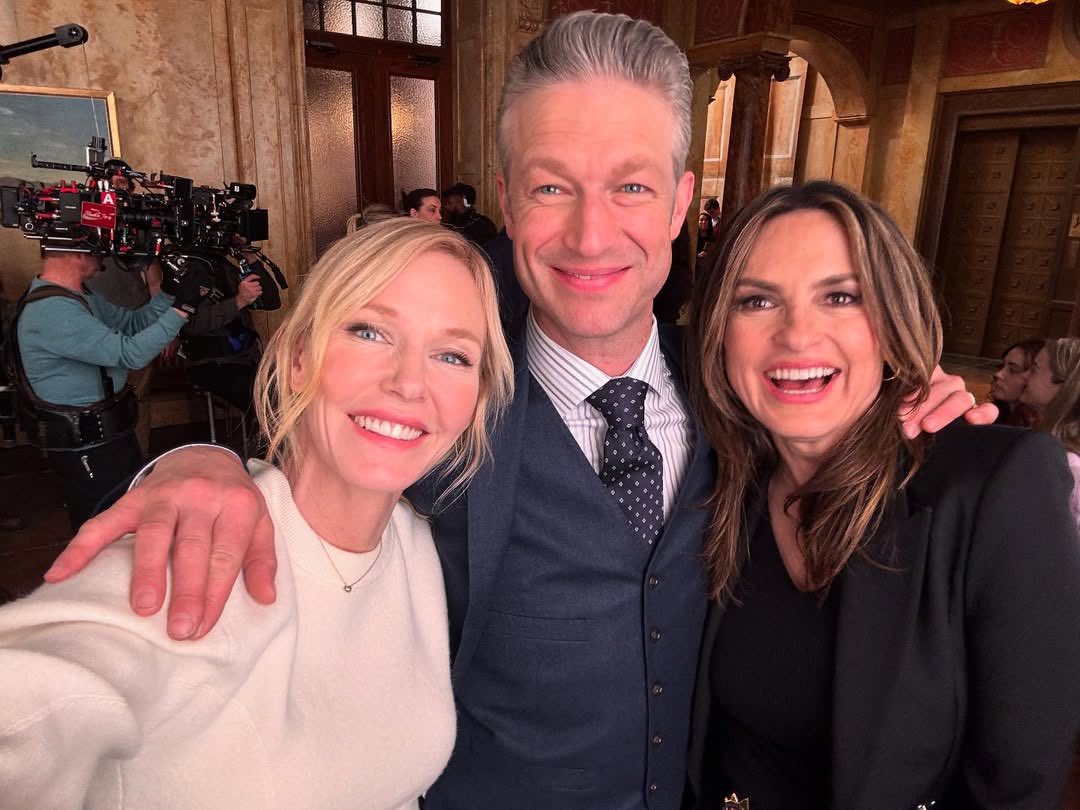 WolfEnt's tweet photo. Off-camera moments in the #WolfUniverse https://t.co/muL2Fihyxj