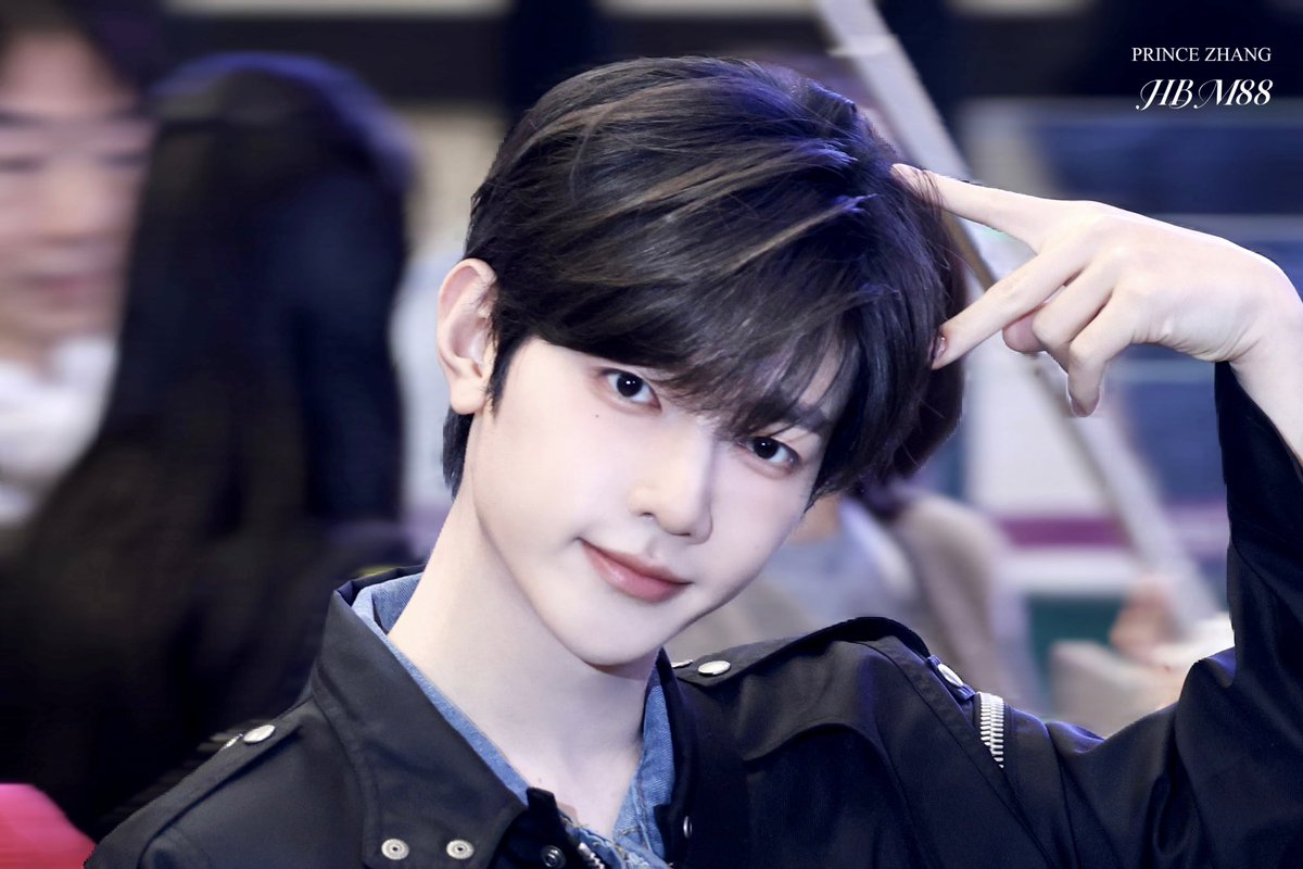 MIW725's tweet photo. 250327 GMP HQ

짱냥이 ON/OFF

#장하오 #ZHANGHAO #章昊 #ジャンハオ 
#제로베이스원 #ZEROBASEONE #ZB1 https://t.co/YpRKVbyPnR