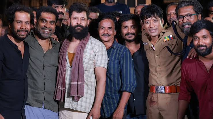 CinephileRams's tweet photo. #VeeraDheeraSooran2 

Not extraordinary but a good one👍🏻👍🏻

#Vikram #SUArunkumar https://t.co/q7QFCBoFgr