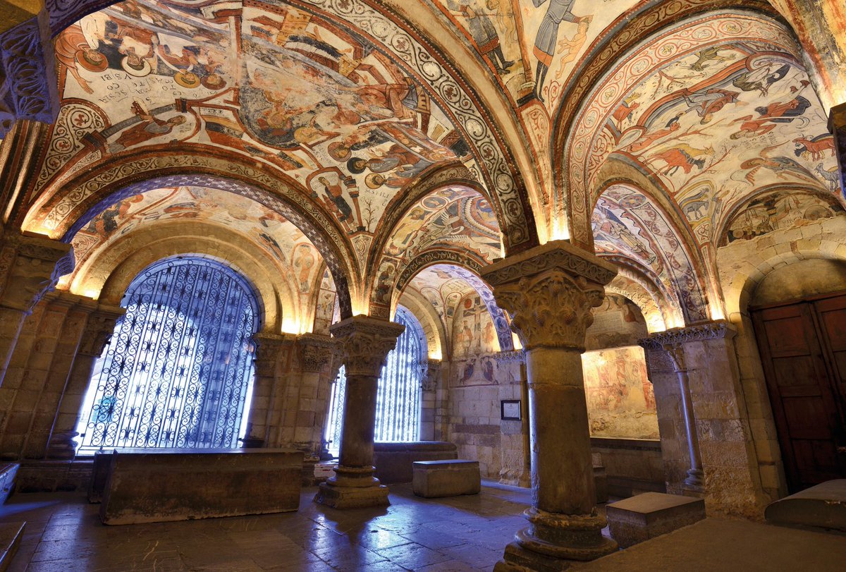 tusdestinos's tweet photo. El Consorcio Provincial de Turismo de León, formado por la Ayuntamiento y la
Diputación, ha venido a la @BTravelShow de Barcelona para presentar su riqueza gastronómica y vinícola, y sus atractivos turísticos. Síguenos a partir de las 19.00 #EstoesLeón #Leónlotienescerca https://t.co/SEtSC4lnsV