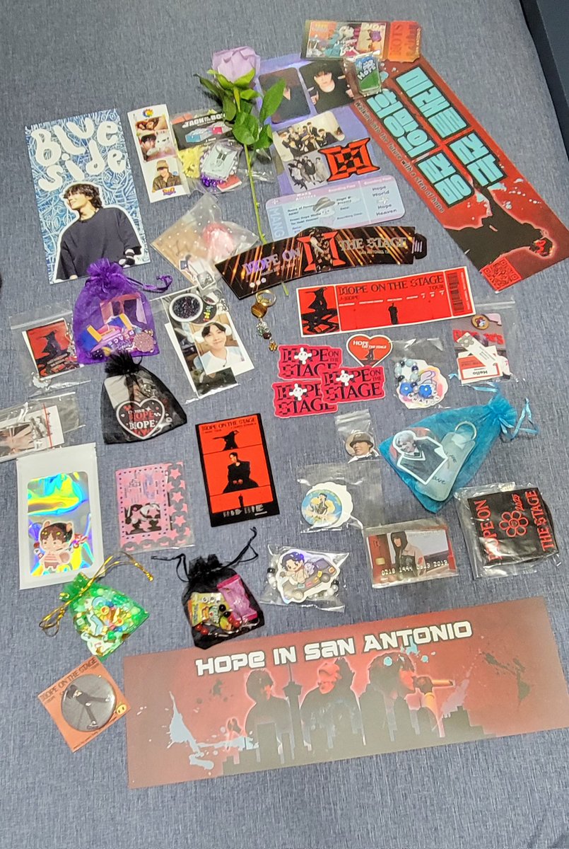 I just want to say thank you for the freebies that I received from the other army. You are truly the best 💜💜💜💜 #jhope_TOUR #HOS_TOUR_SANANTONIO_D1 #HOPE_ON_STAGE_TOUR #HOS_TOUR_US