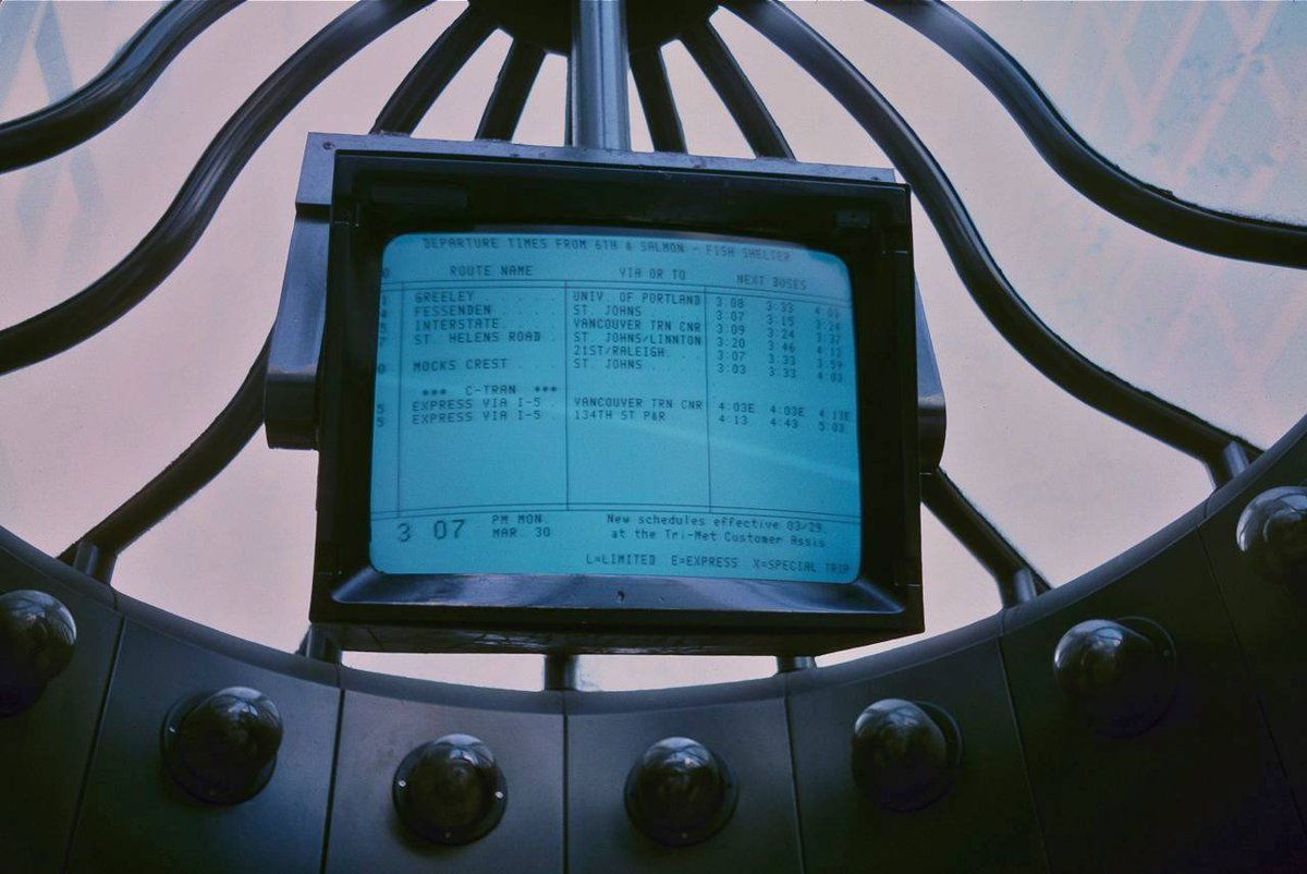 Going back to 1987 on the Transit Mall, when we had these black-and-white schedule monitors. These monitors were replaced by color ones in 1988.

#TBT

📷 Steve Morgan