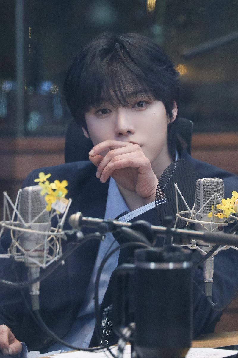 250327 친한친구
내 첫사랑 방송반 선배

#원위 #ONEWE #용훈 #YONGHOON