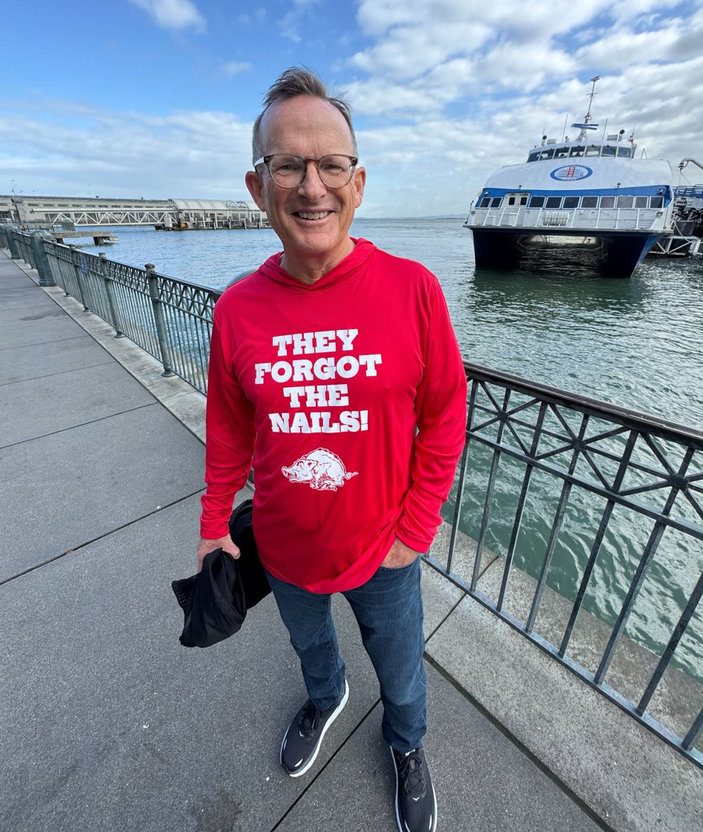 Hog fans are here in San Fran! 

<a href="/lutthog/">Mike Luttrell</a> rockin’ the Forgot The Nails shirt 🐗