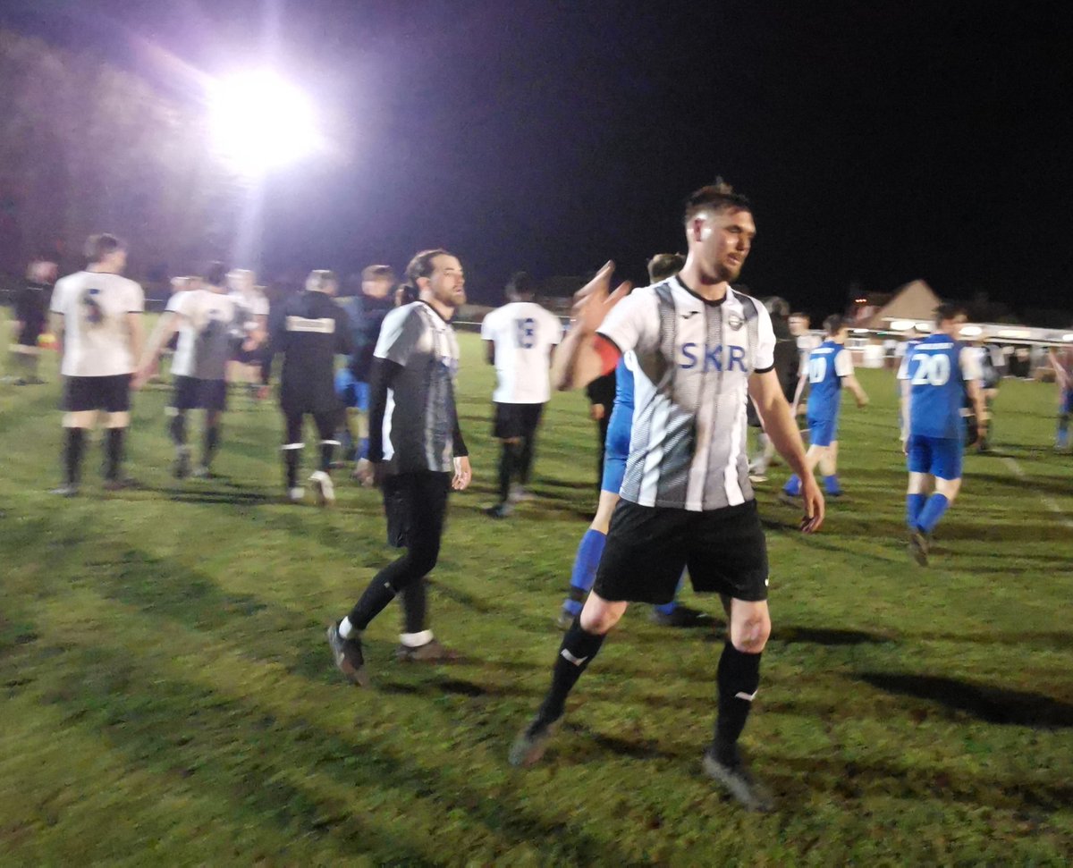 Mani98033838's tweet photo. Bedfordshire County Football League Premier Division match at the Weston Park Wootton Blue Cross Club Ground. Wootton Blue Cross 2 Elstow Abbey 3 @BlueWoottonMens @ElstowAbbeyFC https://t.co/UgwFk1bCjy