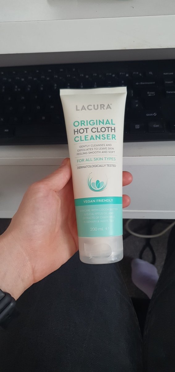 Hannah Fox tweet media