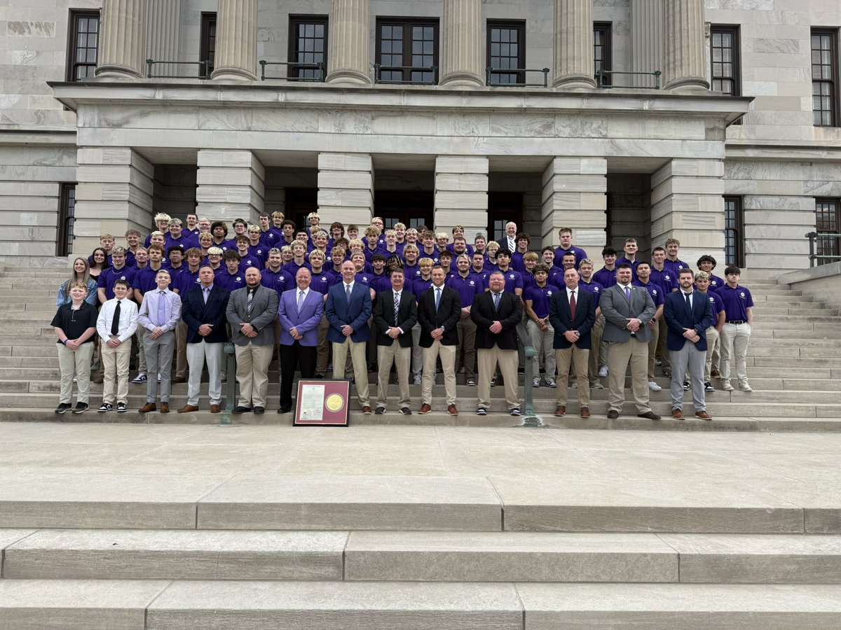 SCHSSmokyBears's tweet photo. Team 100 was honored today on the house floor of the Tennessee State Capitol. The Smoky Bears would like to thank Representatives Andy Farmer and Fred Atchley, and Senators Jessie Seal and Steve Southerland for this opportunity. Go Smoky Bears! https://t.co/hLQfMeEJIM