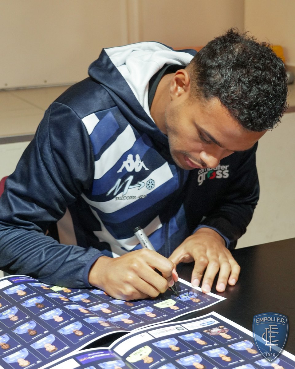 📸📸📸📸 #ScuolaDelTifo

Tino Anjorin e Saba Sazonov hanno fatto visita agli alunni della Scuola Primaria Margherita Hack di Montelupo Fiorentino in un nuovo incontro del progetto portato avanti dall'Empoli Football Club con l'Unione Clubs Azzurri