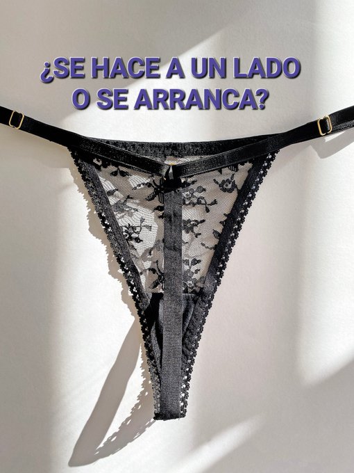 Watch Karol Smith Oficial's leaked NSFW photo on TwXstars