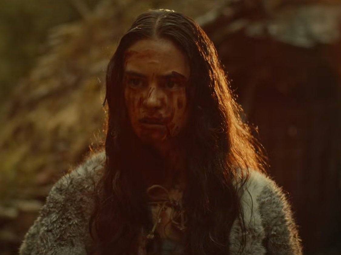 akcabz_'s tweet image. it is kinda romantic how lottie axed a literal man’s head to redirect everyone’s anger at nat for killing ben.

like hold my beer mi amor. watch this.