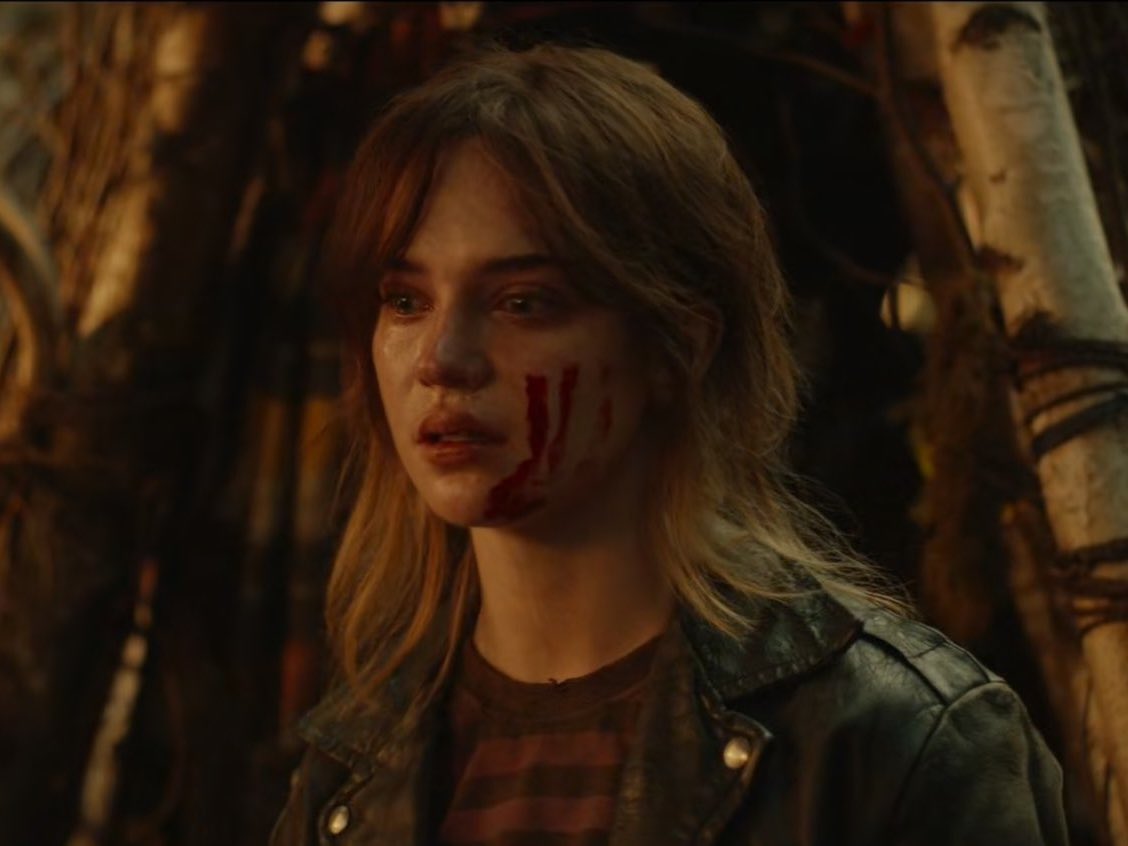 akcabz_'s tweet image. it is kinda romantic how lottie axed a literal man’s head to redirect everyone’s anger at nat for killing ben.

like hold my beer mi amor. watch this.