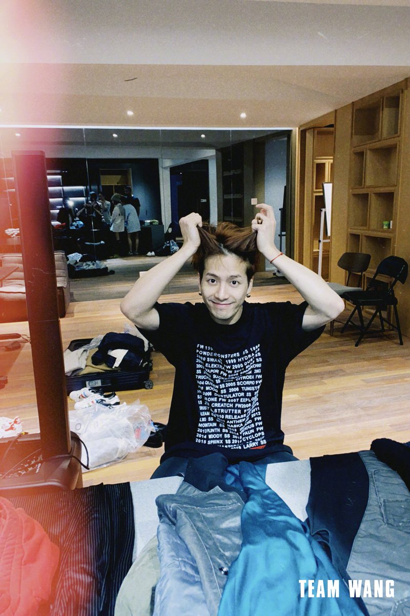 _jrmyr's tweet photo. Happy birthday @JacksonWang852 . Happy 31 y/o🤟 Keep shine as always &amp; May God bless u🙏. Wishing for ur happiness &amp; wish u bring more joy through ur music. Wish u all the best🎉. Now he look more like an ahjussi😂😂 happy birthday ahjussi🎉.
#HappyJacksonday #Jackson31birthday https://t.co/JILyleO7qc