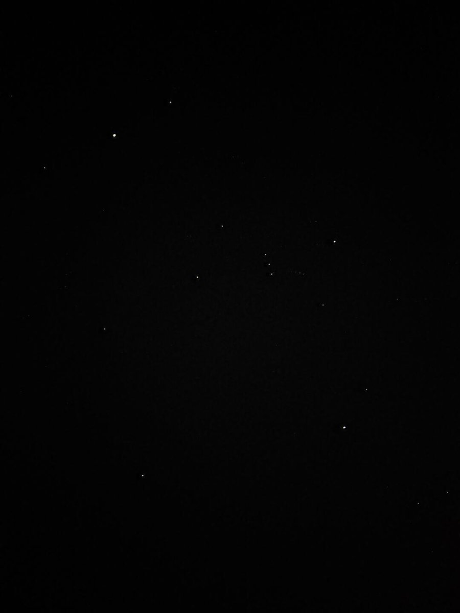 ZCL_zwsa's tweet image. The night is quiet, the stars are shining, as if the souls in heaven are whispering💫🌌