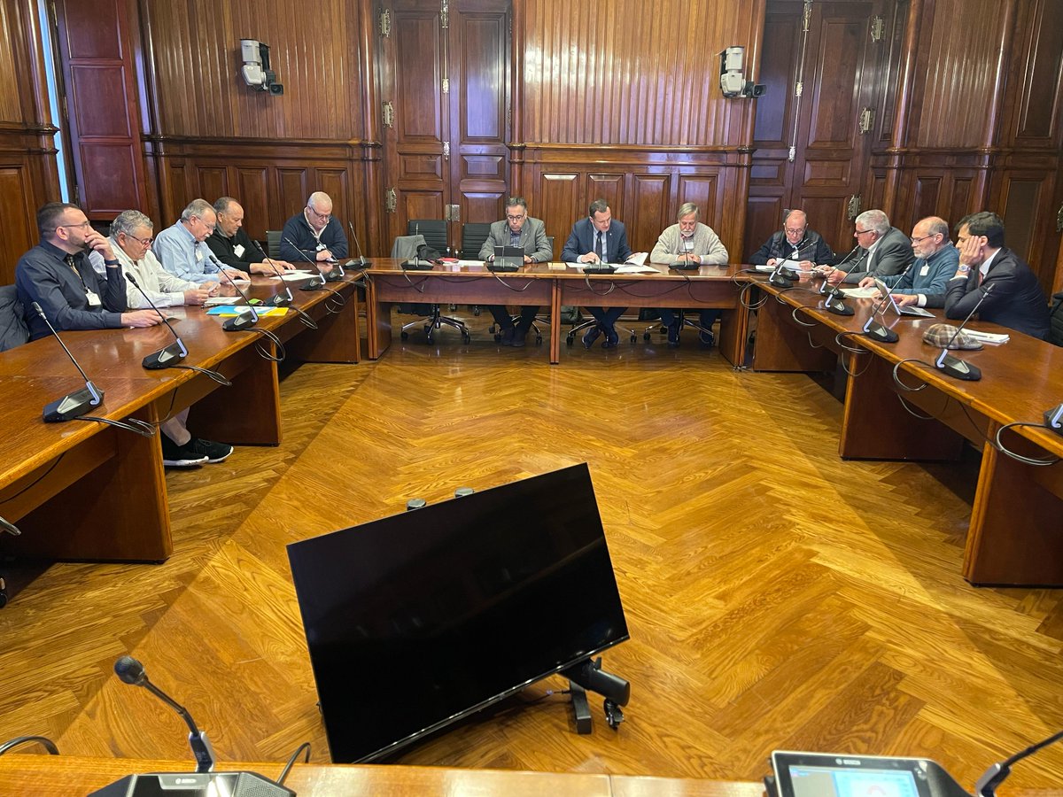 🤝<a href="/govern/">Govern de Catalunya</a> i ACATCOR acorden la creació de la Taula Sectorial dels Regadius a Catalunya  

La reunió també ha decidit impulsar un gran esdeveniment del sector i reforçar la col·laboració per a la modernització del regadiu  <a href="/agriculturacat/">Agricultura</a> 

T'ho expliquem tot a la nostra web 🔗