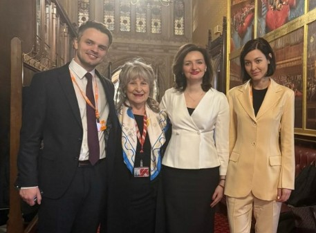 IBA's Human Rights Institute (@ibahri) on Twitter photo IBAHRI Director Baroness <a href="/HelenaKennedyKC/">Baroness Helena Kennedy KC</a> met with a #Ukrainian delegation in London as part of the <a href="/BringKidsBackUA/">Bring Kids Back UA</a> initiative of <a href="/APUkraine/">Офіс Президента</a>. Discussion centred on the expansion of mechanisms for the safe return of abducted #Ukrainian children.
Read: president.gov.ua/en/news/u-brit… IBAHRI Director Baroness <a href="/HelenaKennedyKC/">Baroness Helena Kennedy KC</a> met with a #Ukrainian delegation in London as part of the <a href="/BringKidsBackUA/">Bring Kids Back UA</a> initiative of <a href="/APUkraine/">Офіс Президента</a>. Discussion centred on the expansion of mechanisms for the safe return of abducted #Ukrainian children.
Read: president.gov.ua/en/news/u-brit…