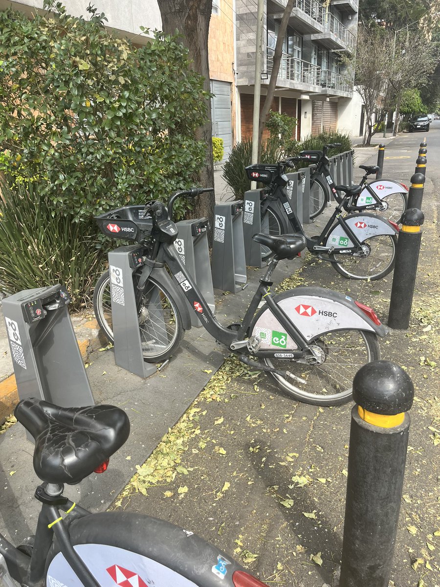 La debacle de <a href="/ecobici/">ECOBICI CDMX</a> . Se Pierde más tiempo buscando una bicicleta funcional pero se consigue solo chatarra. La versión anterior de bicis fueron más duraderas .