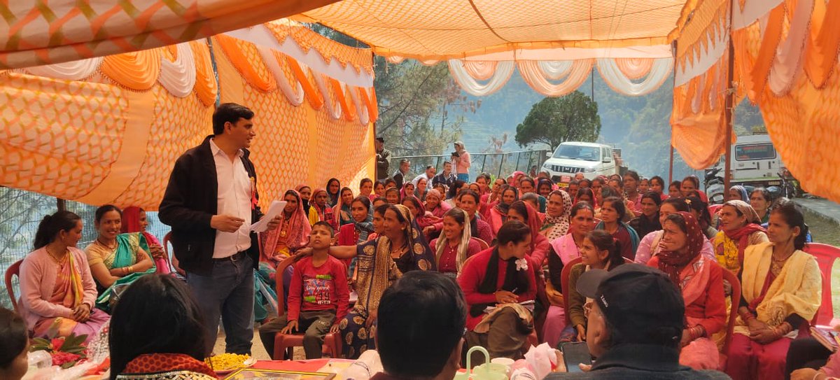 REAPNainital's tweet photo. AGM of Navjyoti CLF Dalkania, Okhalkanda successfully organised today in presence of Block Pramukh, BDO, SHG members, CLF, block &amp; DPMU staff and public representatives. Also visited collection centre site at Patlot.
@CdoNainital @REAPNainital @REAPUttarakhand 
@ganeshjoshibjp https://t.co/rjQ0UATVPO