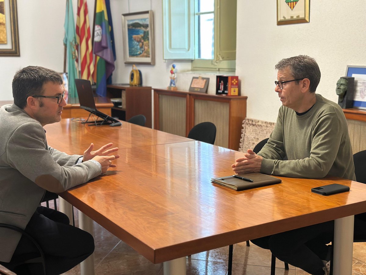 TERRITORI/ El diputat <a href="/jaumecasanas/">Jaume Casañas</a> es reuneix amb l'alcalde de Salomó <a href="/XavierFerrandoB/">Xavier Ferrando B</a> , al Tarragonès, per tractar temes com la depuradora o de mobilitat com és el cas del pas de l'R13 per aquest municipi. Seguim treballant i donant suport als municipis de la demarcació.