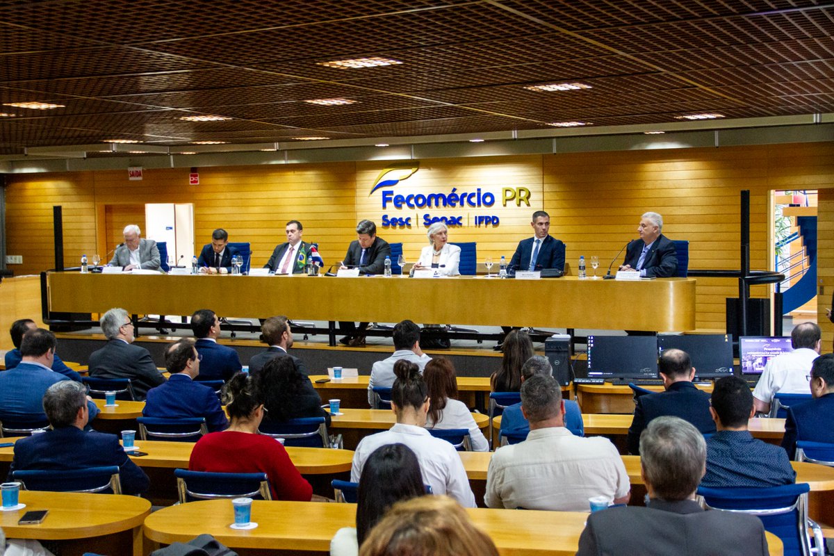 MIC_PY's tweet image. #MIC | @REDIEXParaguay anuncia agregado comercial en Curitiba para fortalecer lazos con el Estado de Paraná
🇵🇾🤝🇧🇷
Leé más en:🔗goo.su/mQdtKda
#GobiernoDelParaguay