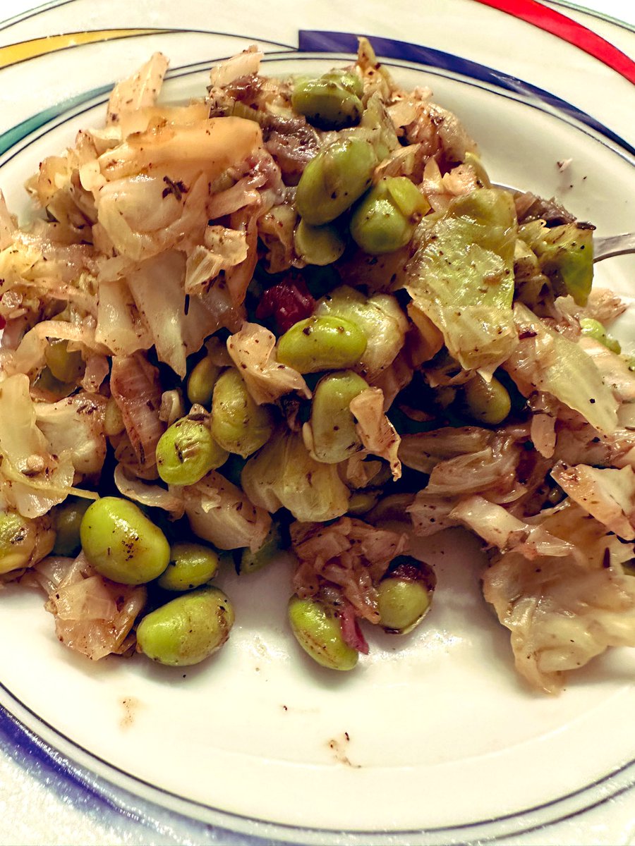 free_style_chef's tweet image. Cabbage &amp;amp; edamame stir fry flavors with mango powder and zaatar. 

#twittersupperclub #cabbage #zaatar