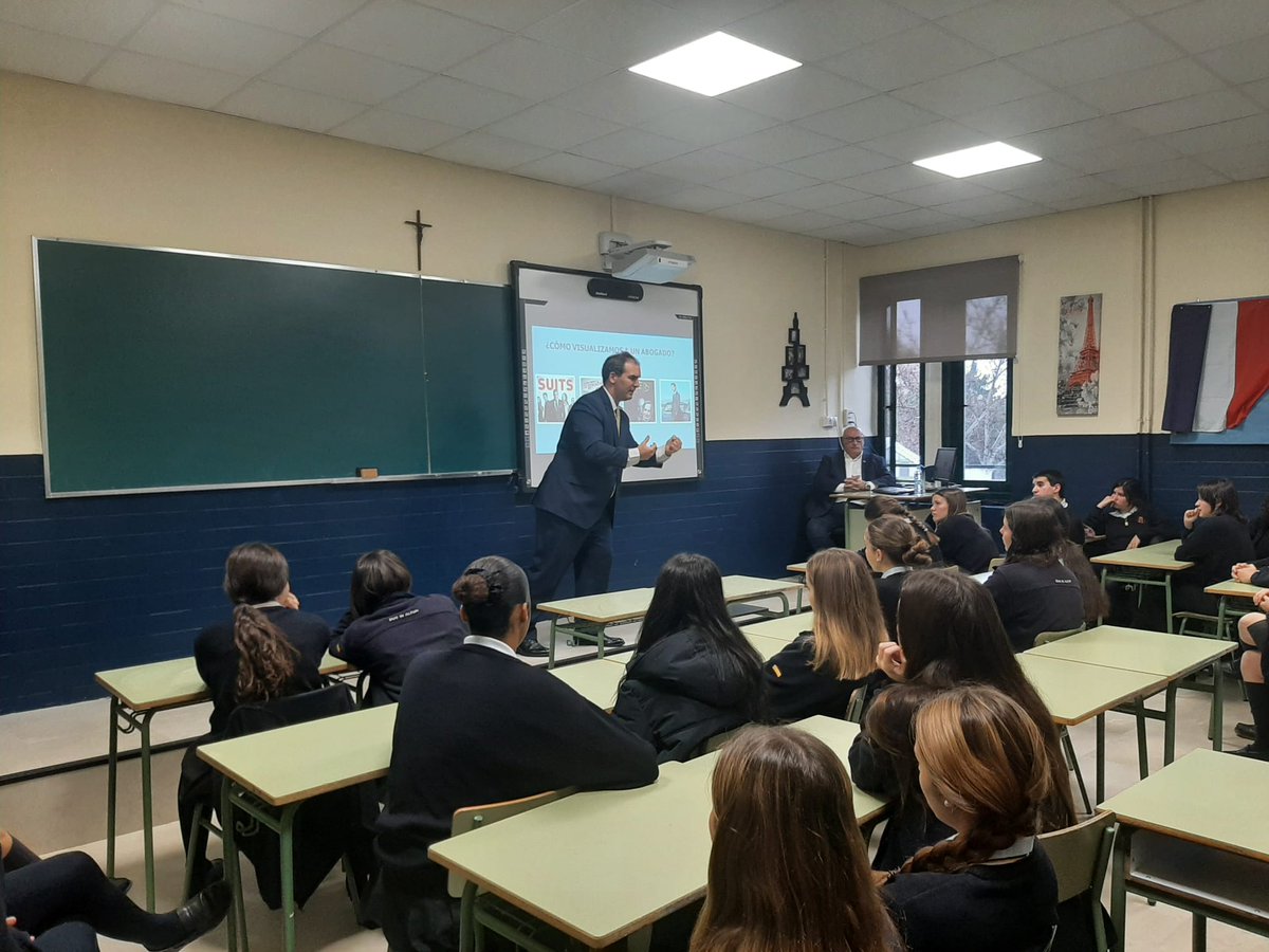 🟢Por segundo año consecutivo, diferentes representantes de Colegios Profesionales de UICM han participado el pasado 11 de marzo en una nueva Jornada de Orientación del Colegio de Huérfanos de la Armada (C.H.A.) 

Más info: 📲 uicm.es/news/las-profe…

#Educación #Orientación