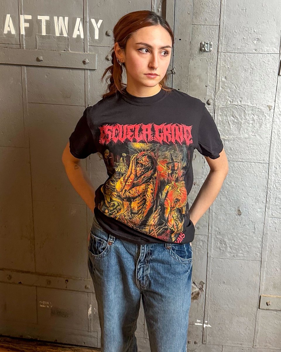 MNRKHeavy's tweet photo. ⛓️ Feelings are merciless when they’re in turbulence ⛓️ @escuela_grind shirts in store now 🔥https://t.co/mwPlkW4GOa https://t.co/Ce9k1Uh3gU