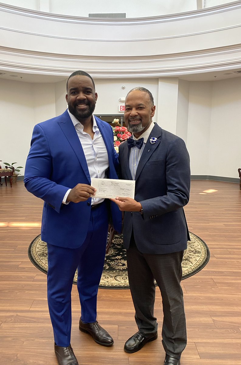 Thank you Representative Napoleon Bracy, for your gift to the <a href="/BishopState/">Bishop State</a> Foundation! Your investment will be used to help many students reach their educational goals. 🙏🏾