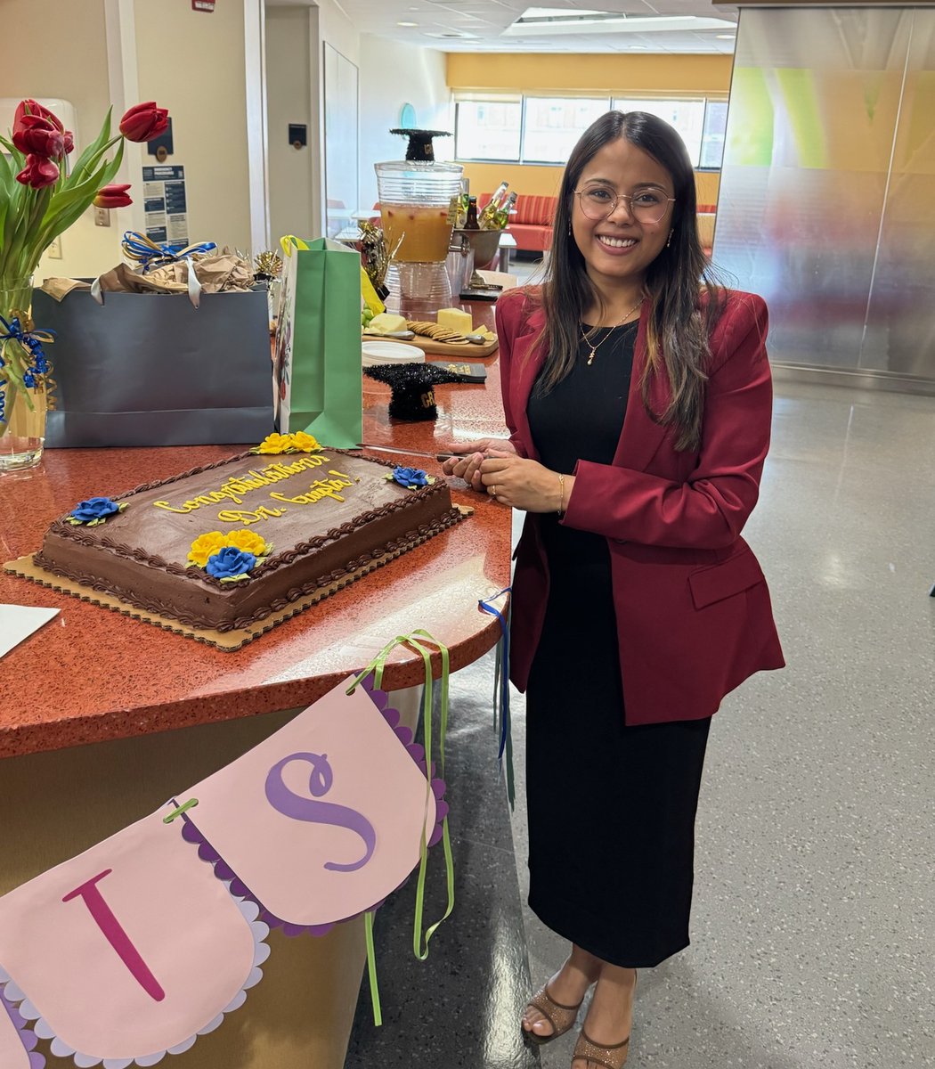 GW_IBS's tweet image. Sending huge congratulations to our newest #GWIBSFamily alumna Dr. Shruti Gupta! Dr. Gupta defended her dissertation last week on the mechanisms of paralysis development and the therapeutic potential of TNFR2 activation in a rodent model of MS in the lab of Dr. Bethea!