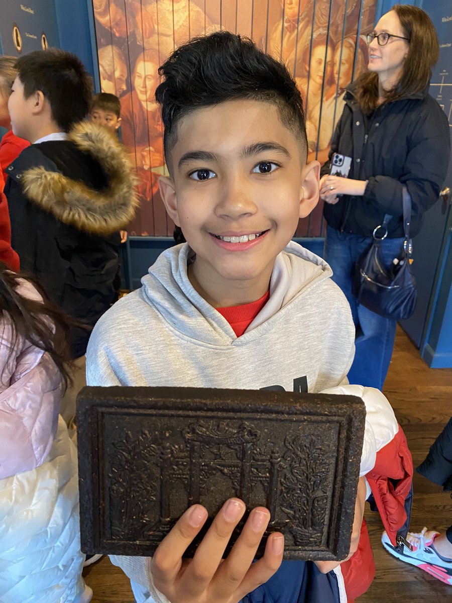 Learning more about the American Revolution at Raynham Hall! <a href="/NorthSideEW/">North Side School</a> #ewlearns <a href="/RaynhamHall/">Raynham Hall Museum</a>