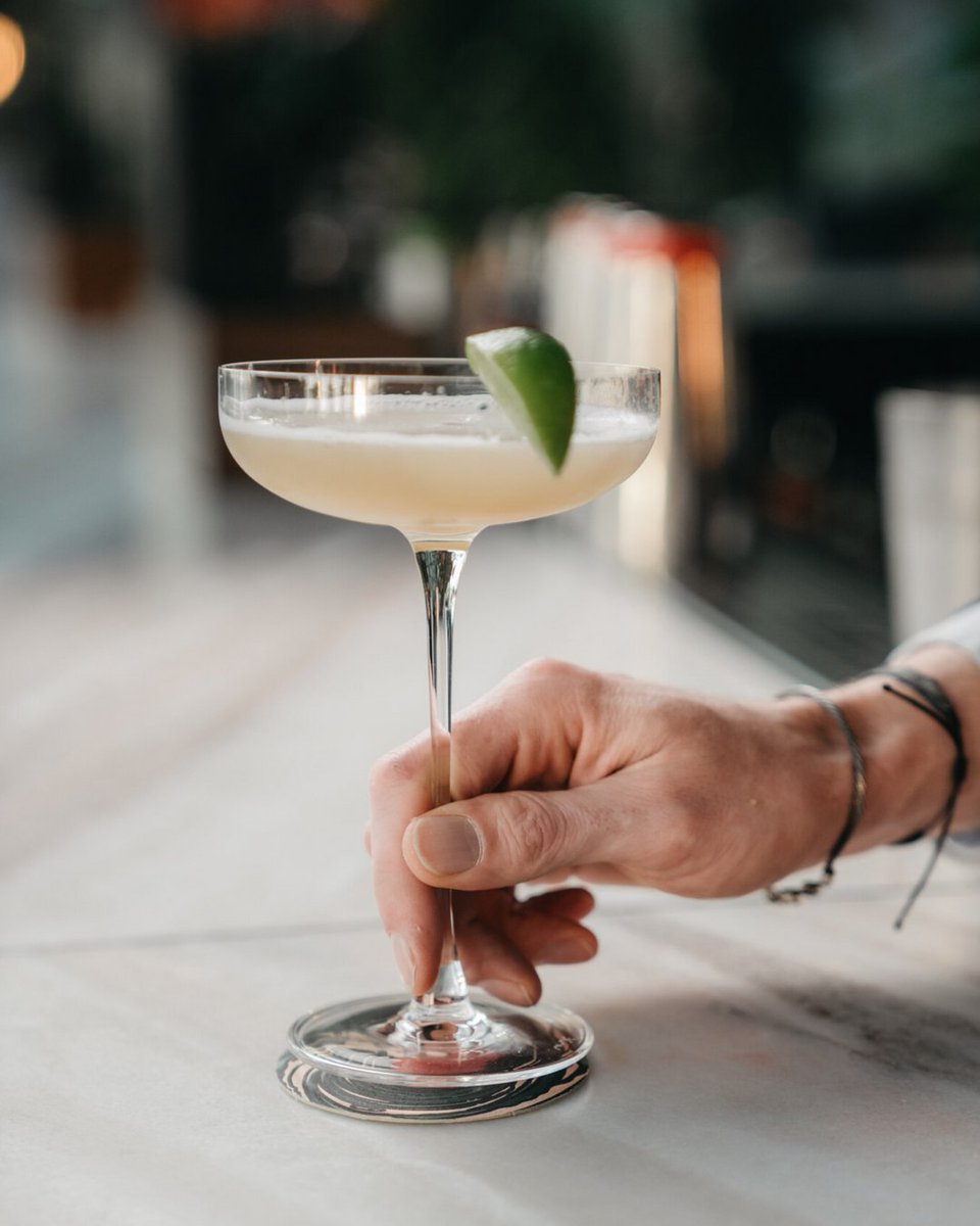Javarumco's tweet image. Life moves fast, but the best moments are the ones where we slow down and truly savor them. A great conversation, the clink of glasses, and the smooth taste of Javamur Rum—it’s the simple things that make life extraordinary.
#Javamur #Javarum #rum #cocktail #cocktails