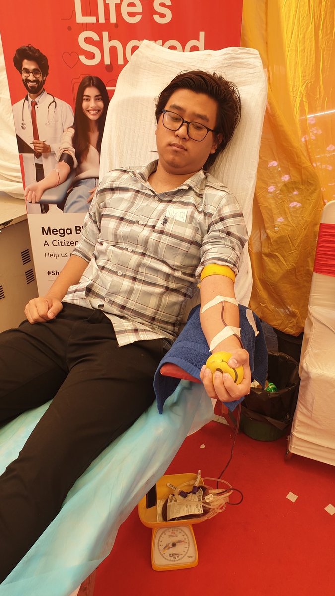 SaviourKalai's tweet photo. Feeling blessed to donate blood and save lives. A single donation can make a world of difference. Be a hero, Donate today🙂

#BloodDonation #SaveLives https://t.co/25Ihem5L84