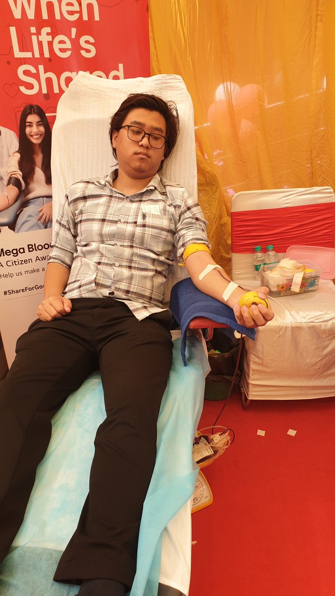 SaviourKalai's tweet photo. Feeling blessed to donate blood and save lives. A single donation can make a world of difference. Be a hero, Donate today🙂

#BloodDonation #SaveLives https://t.co/25Ihem5L84