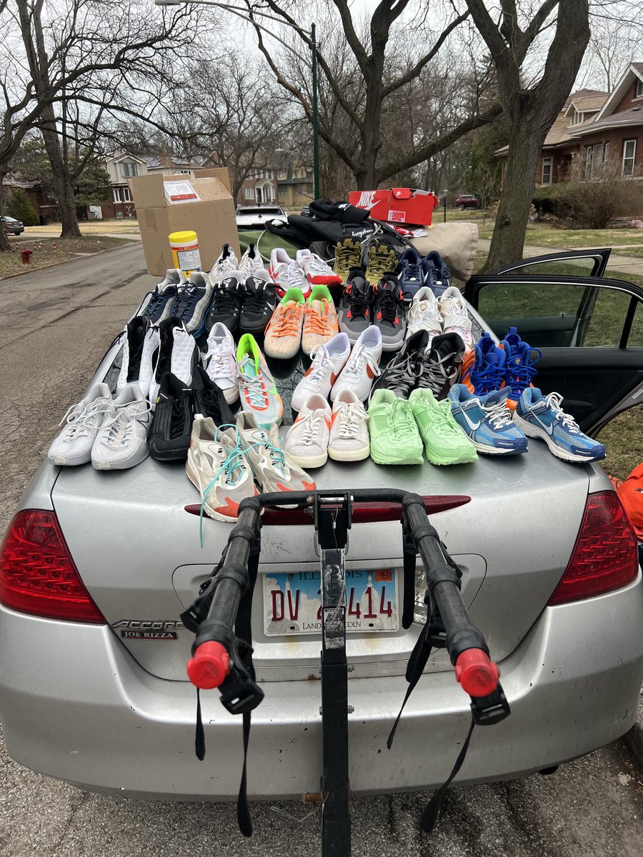 Back seat today trunk tomorrow, spring cleaning is starting 🤦🏿‍♂️